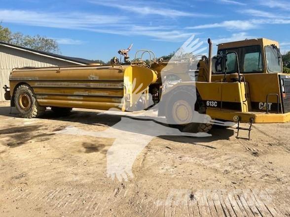 CAT 613C Vízszállító teherautók