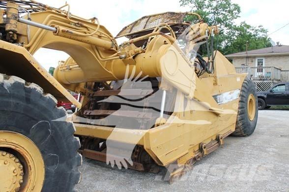 CAT 615C II Földnyesők (szkréperek)