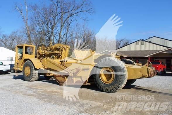 CAT 621F Földnyesők (szkréperek)