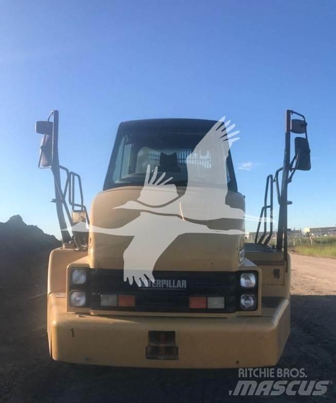 CAT 725 Csuklósdömperek