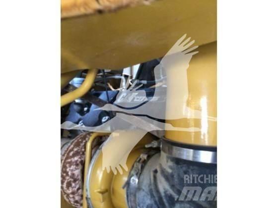 CAT 775F Csuklósdömperek