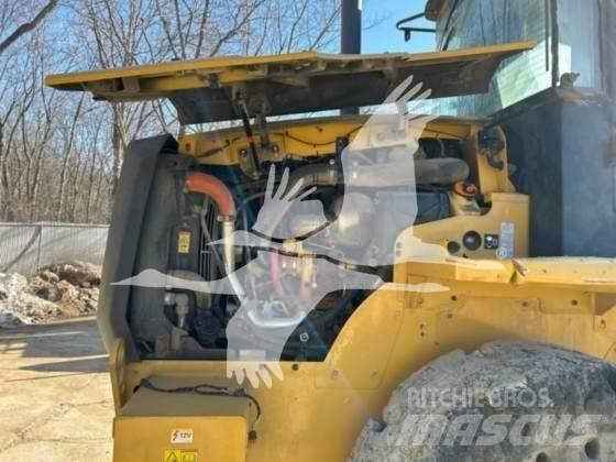 CAT 914 Gumikerekes homlokrakodók
