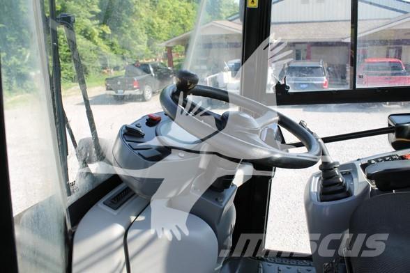 CAT 914M Gumikerekes homlokrakodók