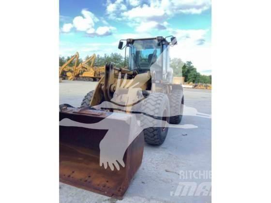 CAT 928G Gumikerekes homlokrakodók