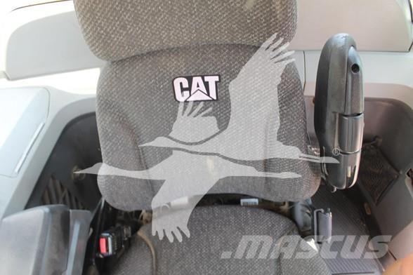 CAT 930K Gumikerekes homlokrakodók