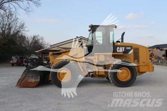 CAT 938H Gumikerekes homlokrakodók