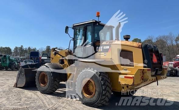 CAT 938M Gumikerekes homlokrakodók