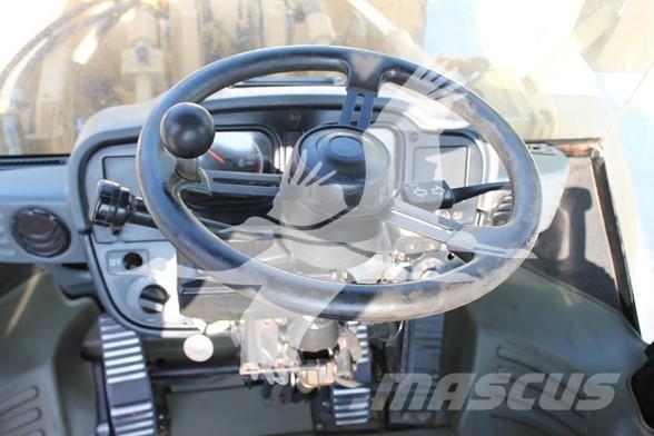 CAT 966H Gumikerekes homlokrakodók