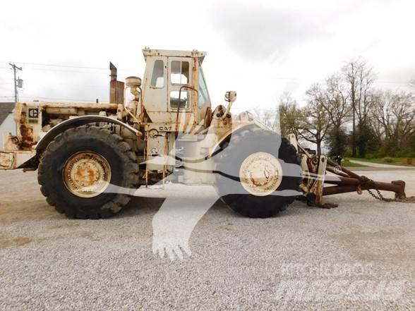 CAT 988 Gumikerekes homlokrakodók