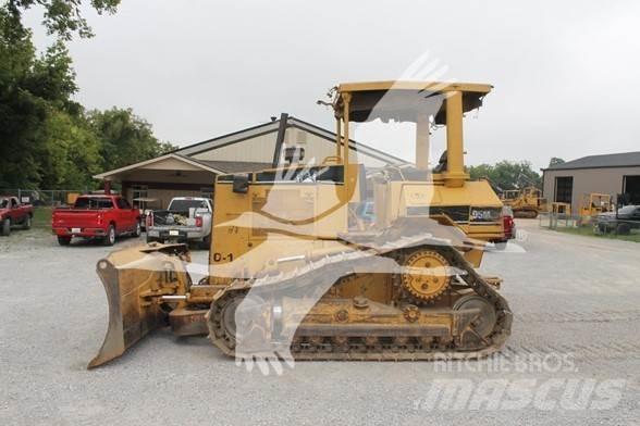 CAT D5M XL lánctalpas dózerek