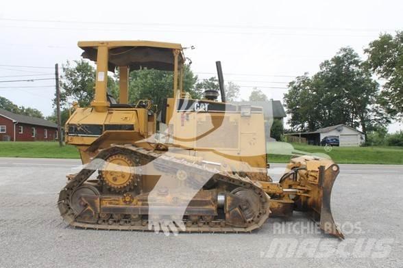 CAT D5M XL lánctalpas dózerek