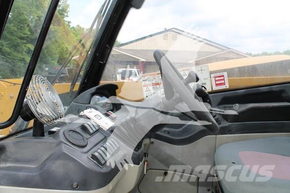 CAT TH407C Teleszkópos rakodók