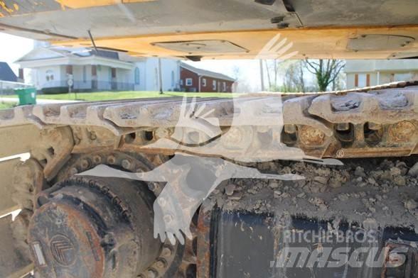 JCB JS300 Lánctalpas kotrók