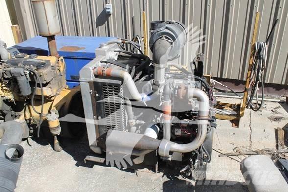 John Deere  Motorok