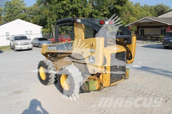 John Deere 325 Kompaktrakodók