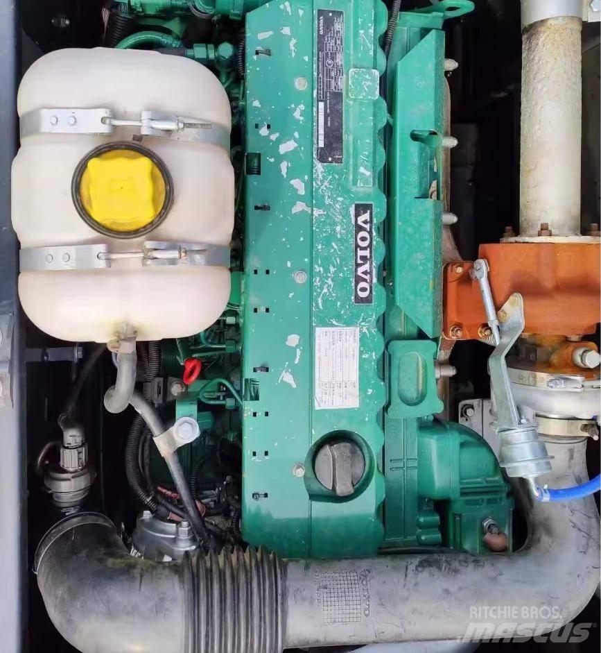 Volvo EC 220 Lánctalpas kotrók
