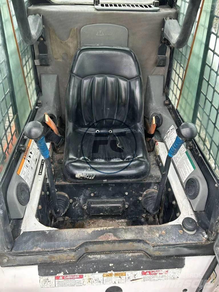 Bobcat S 330 Kompaktrakodók