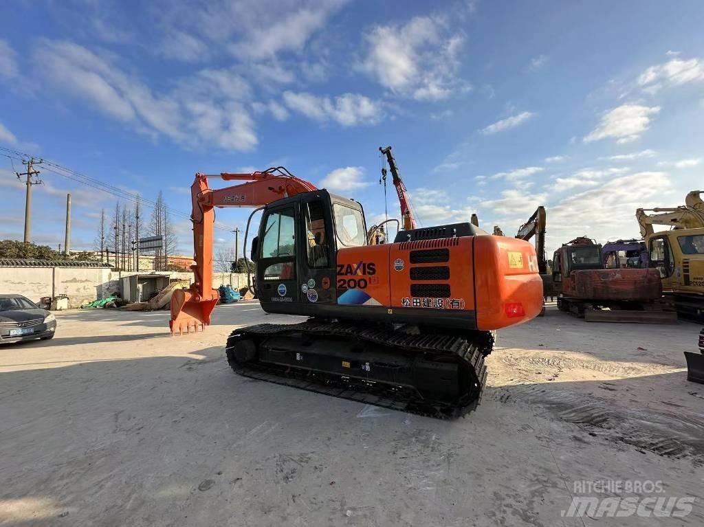 Hitachi ZX 200 Mini kotrók < 7t
