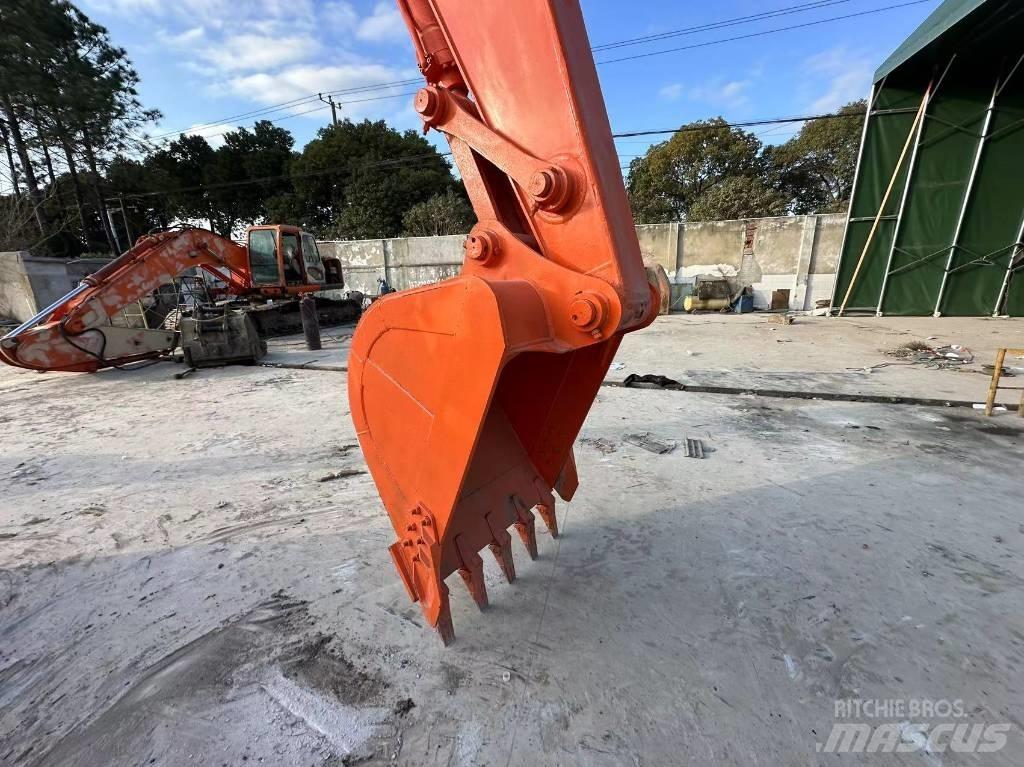 Hitachi ZX 200 Mini kotrók < 7t