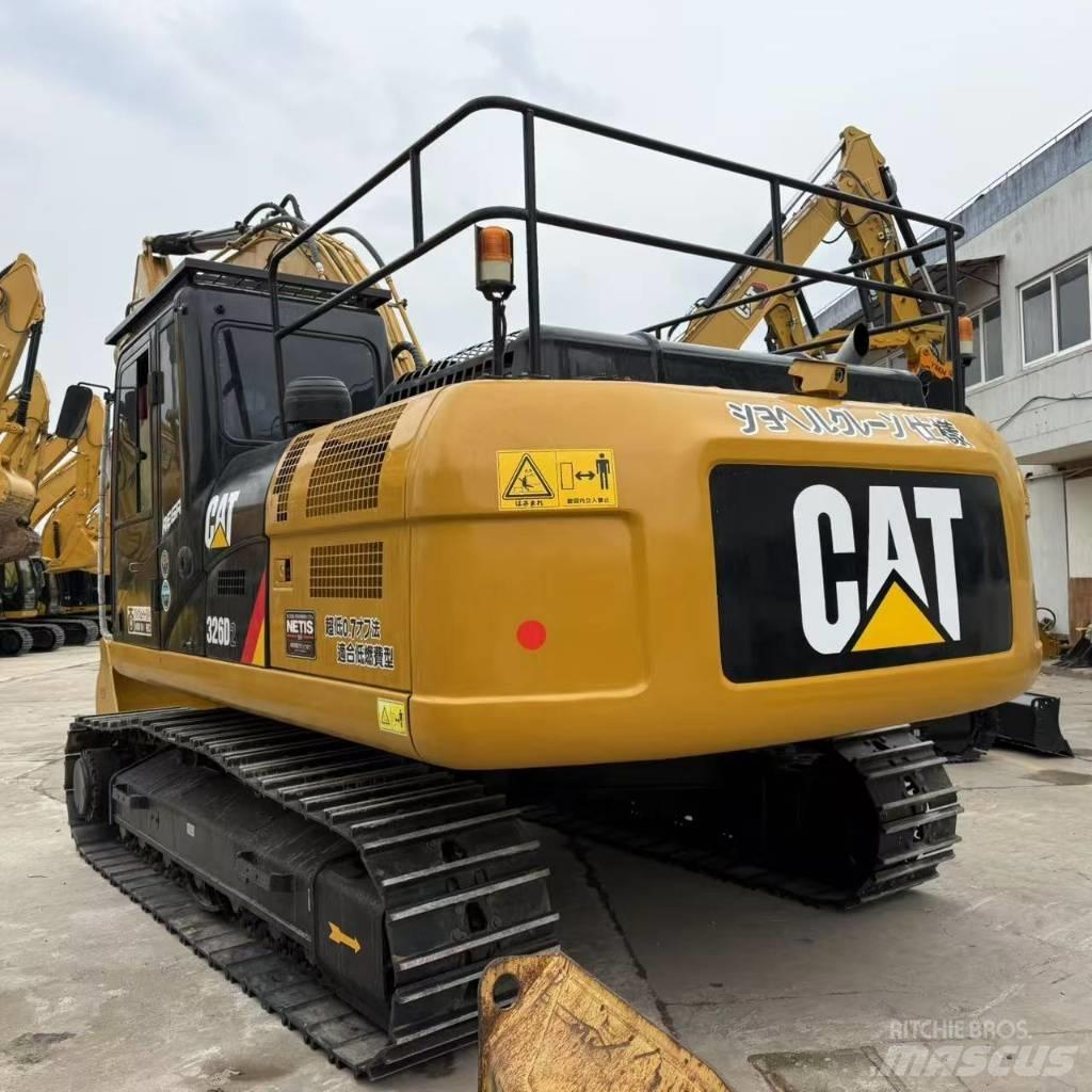 CAT 326D2 Közepes (midi) kotrók 7 t - 12 t