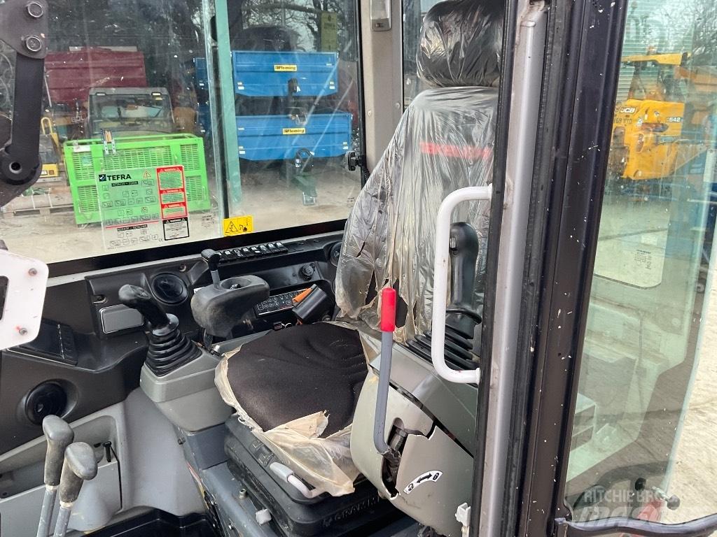 Takeuchi TB 230 Mini kotrók < 7t
