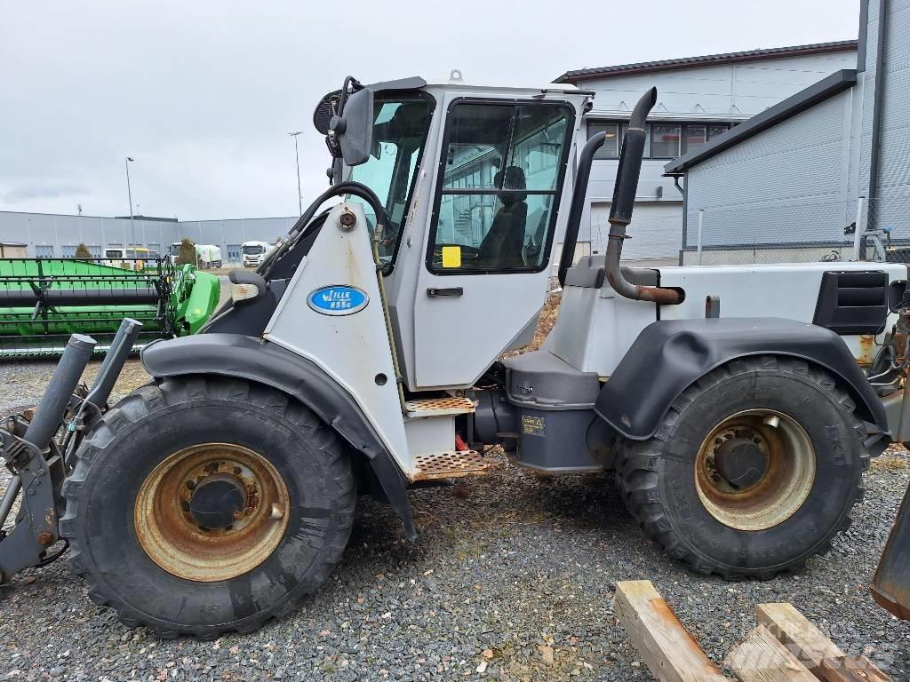 Wille 855c Kompakt traktorok