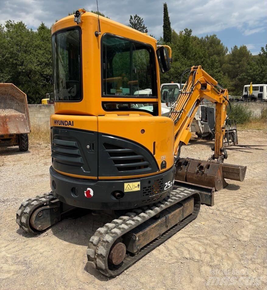 Hyundai R25Z-9 AK Mini kotrók < 7t