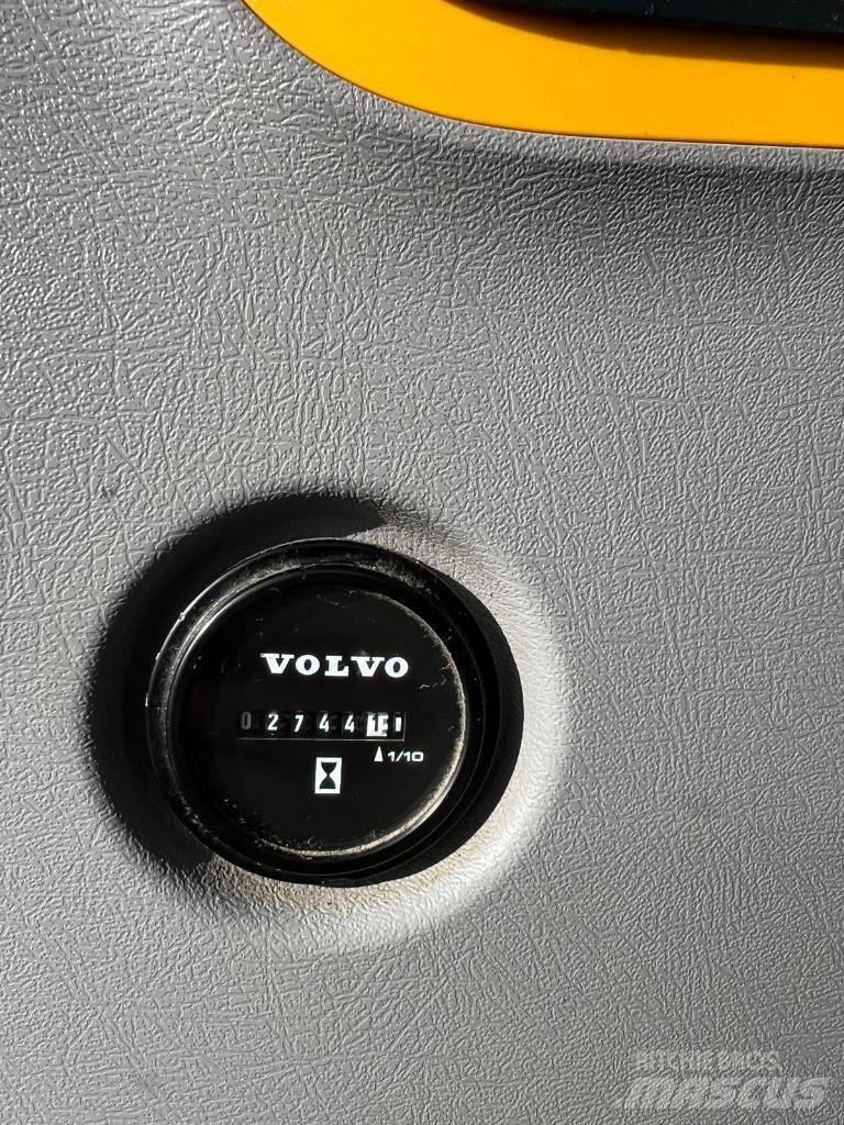 Volvo ECR 58 D Közepes (midi) kotrók 7 t - 12 t