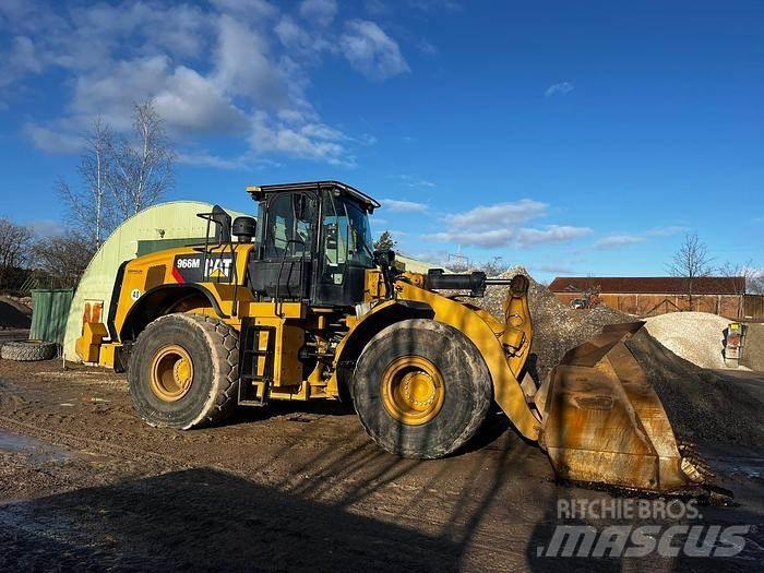 CAT 966M Gumikerekes homlokrakodók