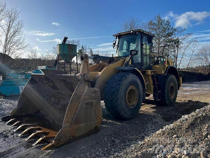 CAT 966M Gumikerekes homlokrakodók
