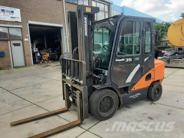 Doosan D 35 C-7 Dízel targoncák