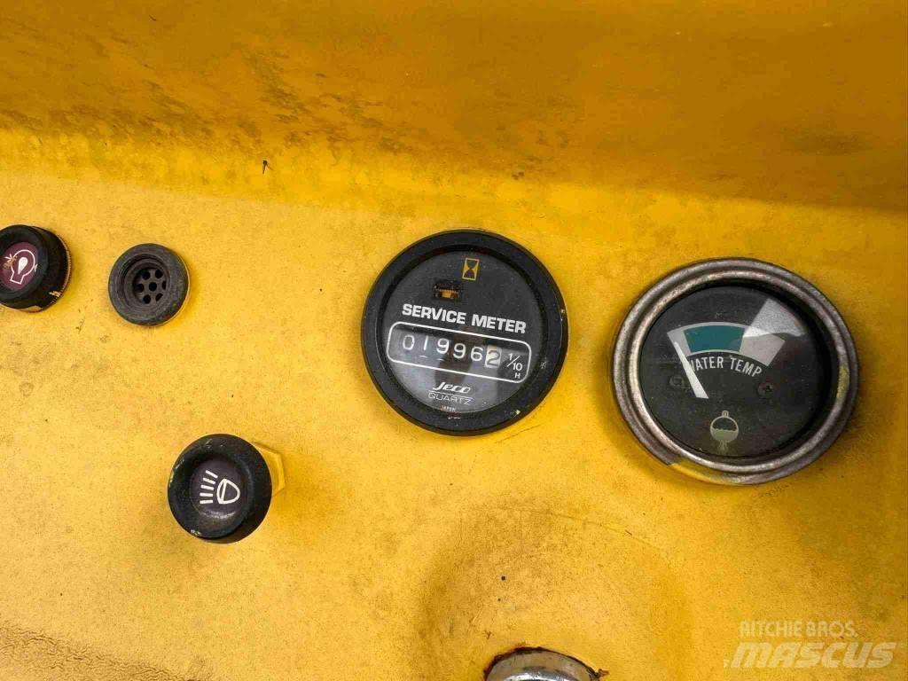 Komatsu D 21 P-5 lánctalpas dózerek
