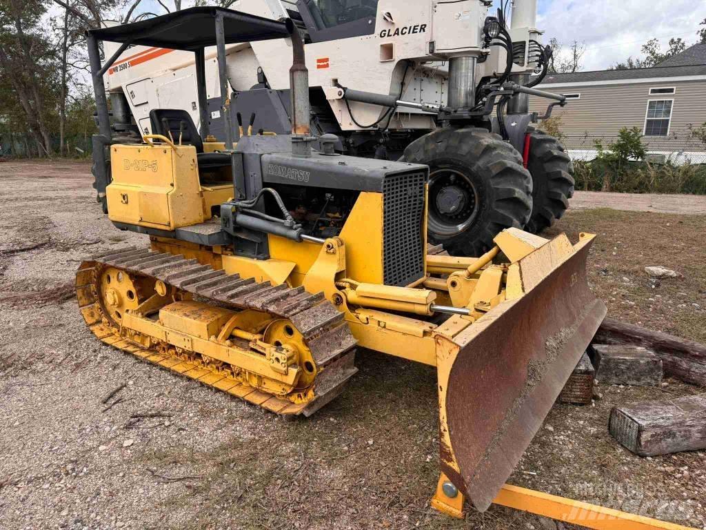 Komatsu D 21 P-5 lánctalpas dózerek