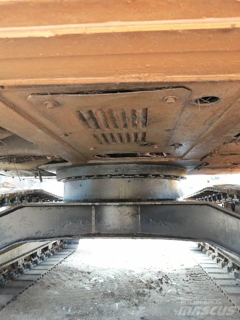 Hitachi EX 120 Lánctalpas kotrók