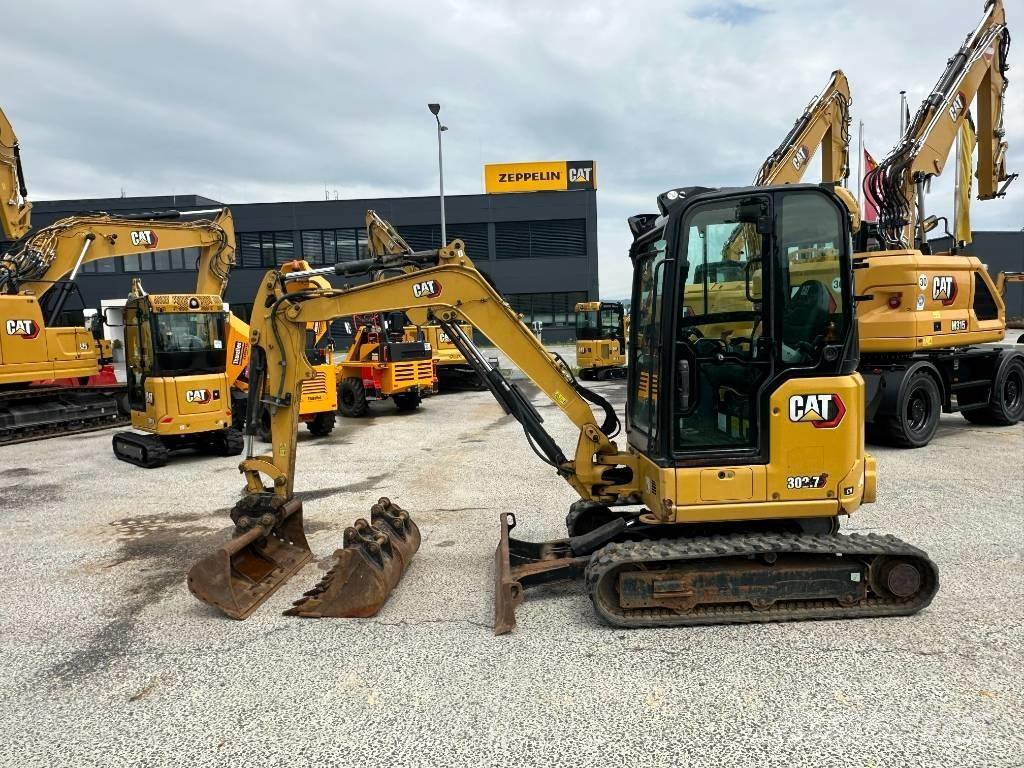 CAT 302.7 Mini kotrók < 7t