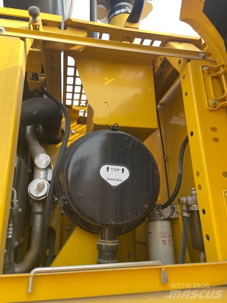 Komatsu 350 Lánctalpas kotrók