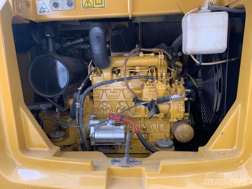CAT 305.5E2 Lánctalpas kotrók
