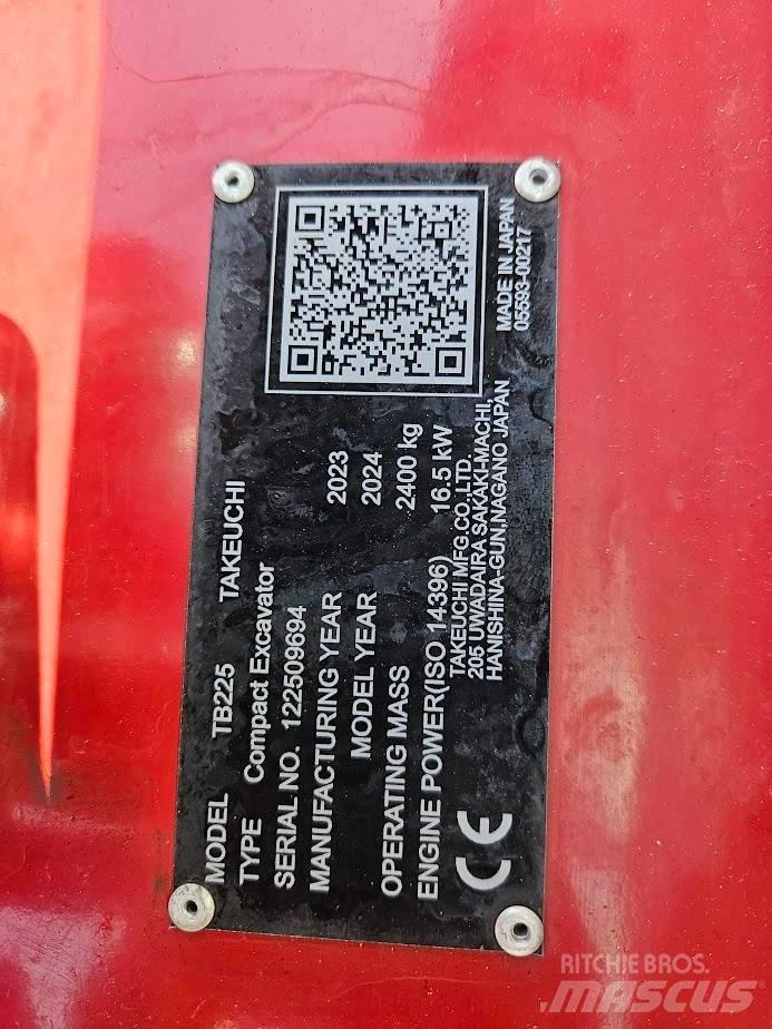 Takeuchi TB225 V0 Mini kotrók < 7t