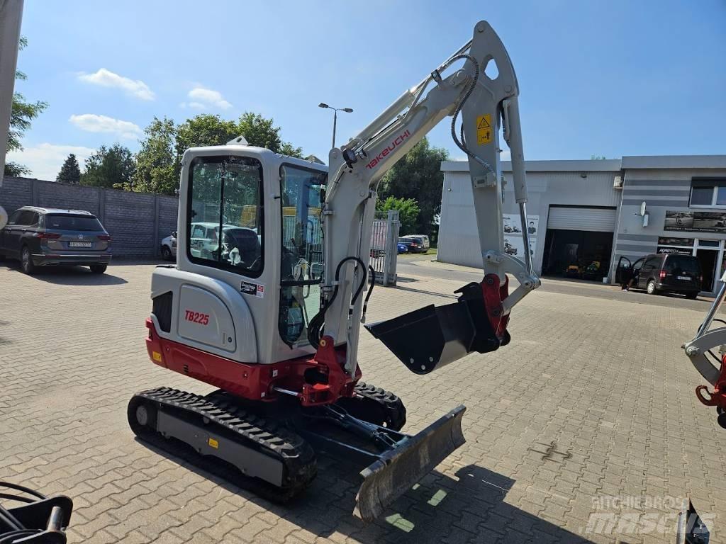 Takeuchi TB225 V0 Mini kotrók < 7t