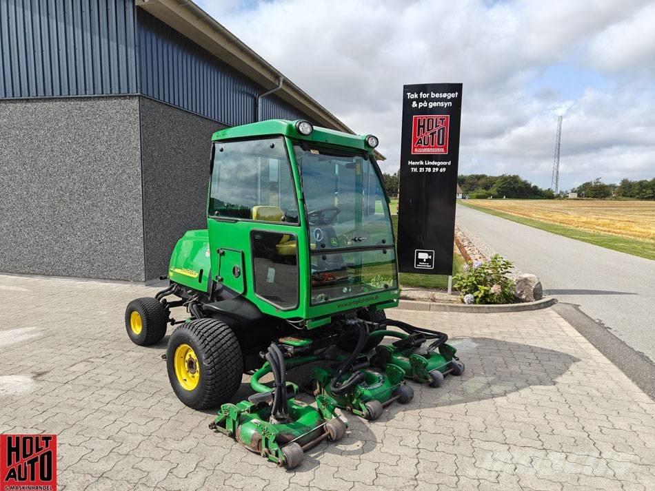 John Deere 3245 C Golfpálya fűnyírók