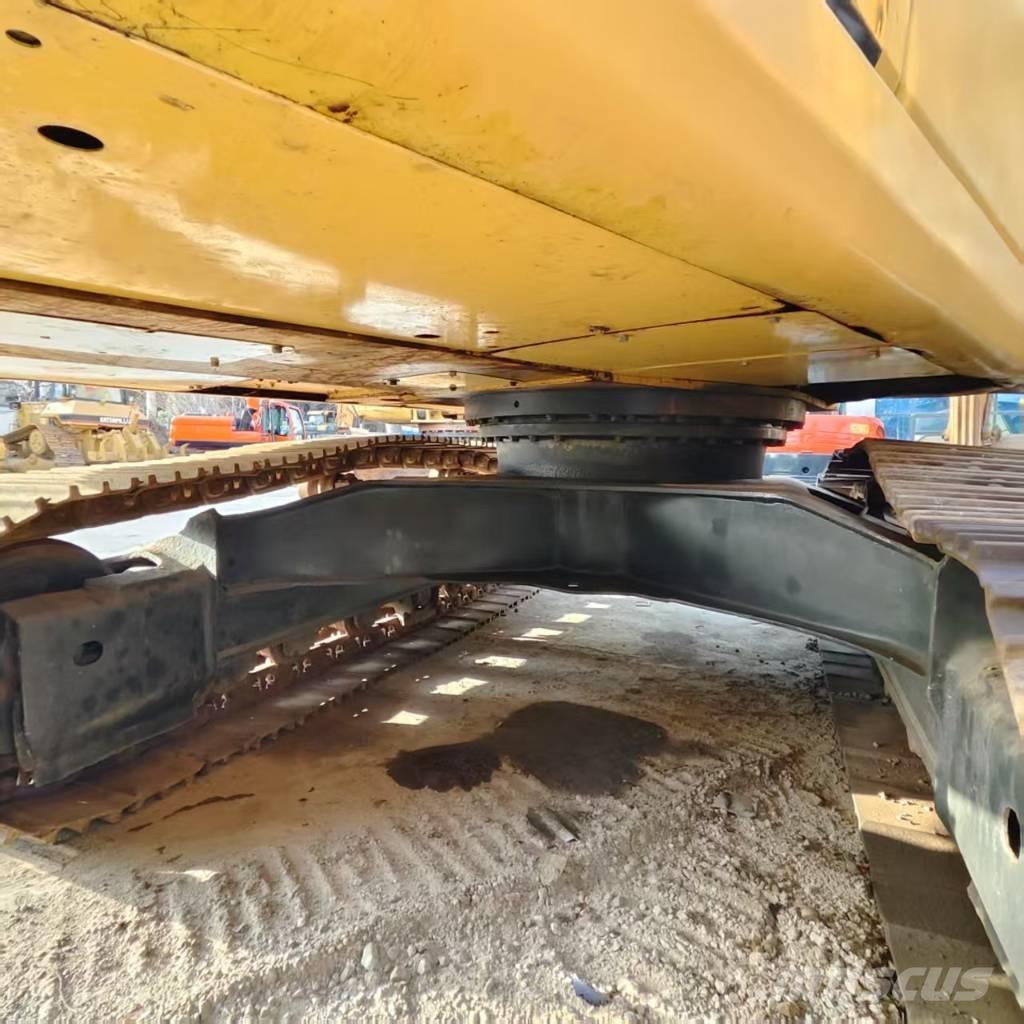 Komatsu PC 200-7 Lánctalpas kotrók