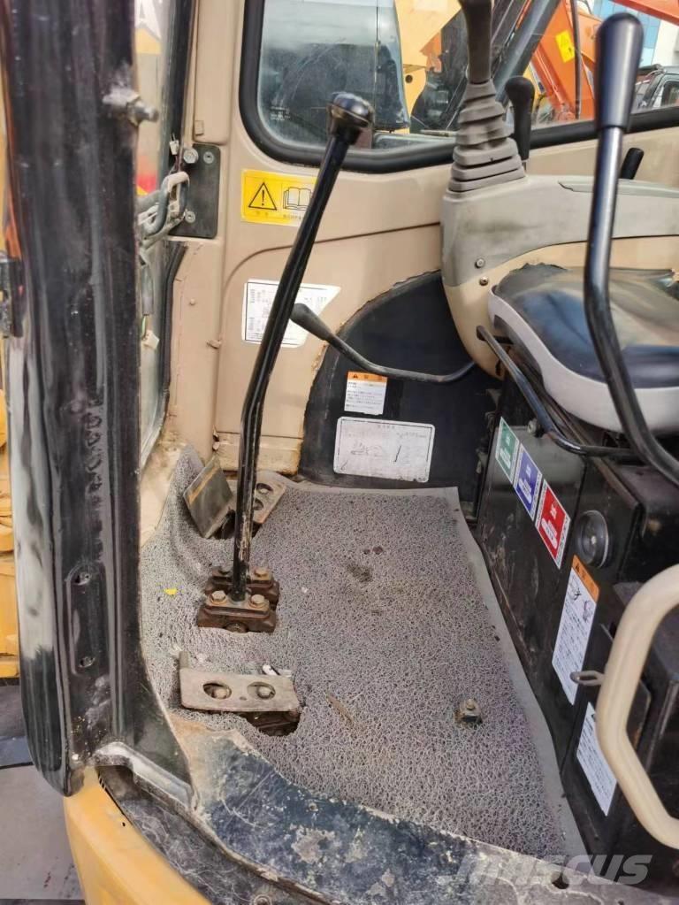 CAT 303 CR Mini kotrók < 7t