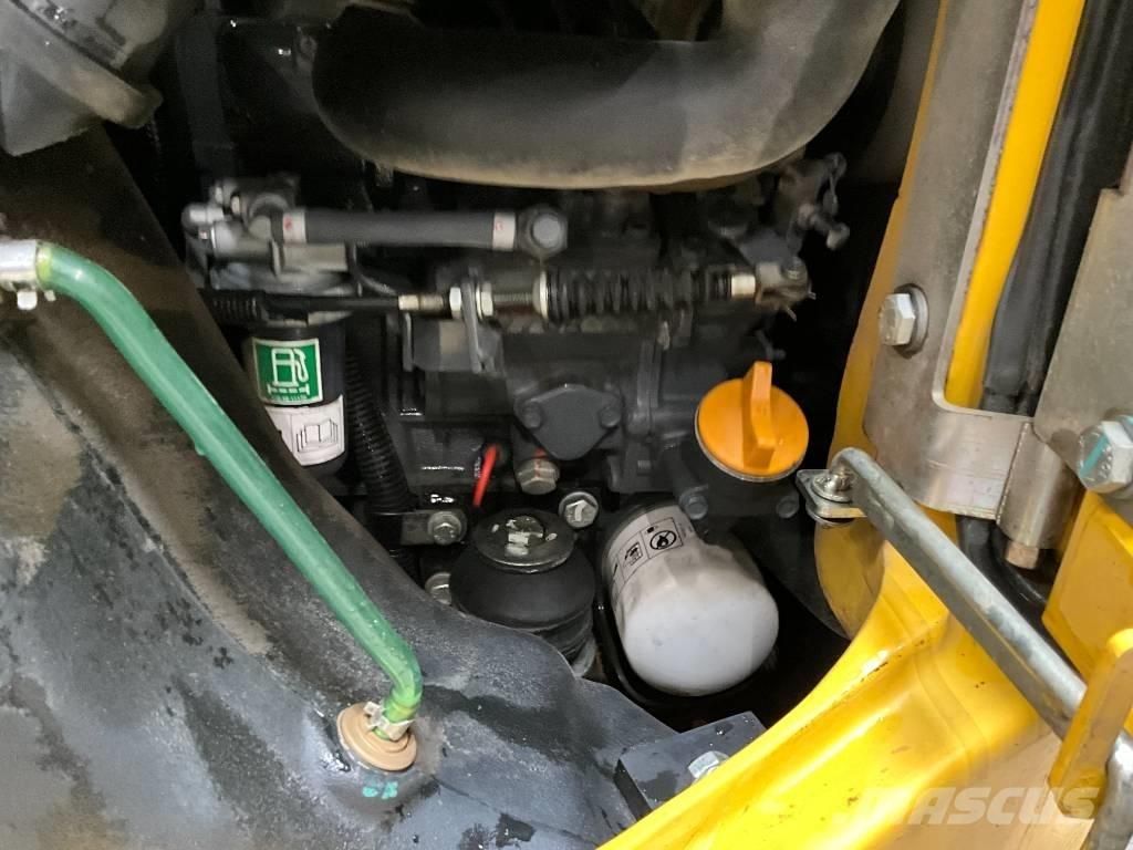 Komatsu PC 14 R-3HS Mini kotrók < 7t