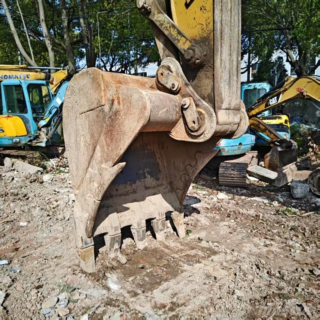 CAT 330 D Lánctalpas kotrók