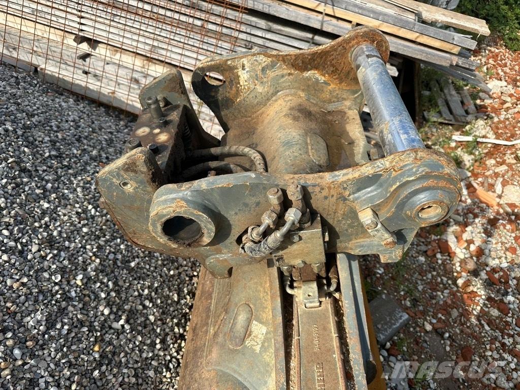 Liebherr R 922 Lánctalpas kotrók