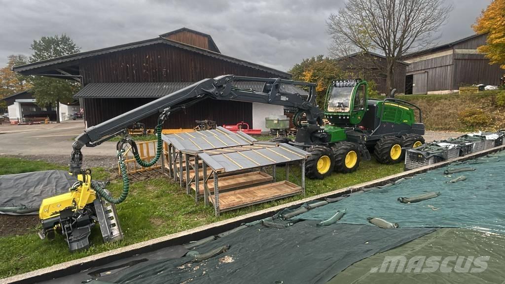John Deere 1270 G Betakarítók