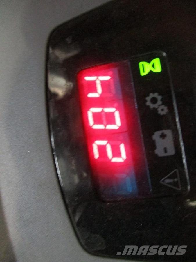 Toyota SWE 100 Gyalogkíséretű targonca