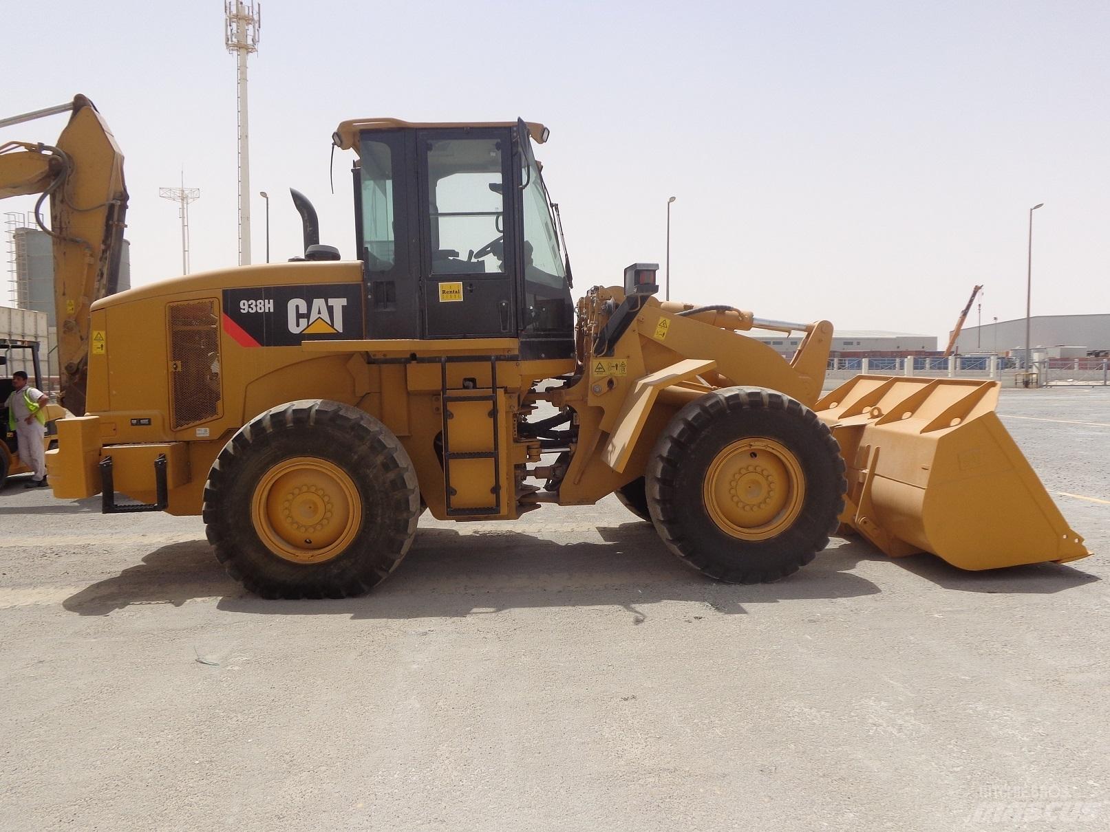 CAT 938H Gumikerekes homlokrakodók
