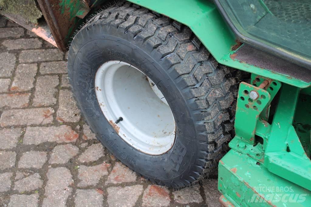 Ransomes Terrax Ráülős fűnyírók