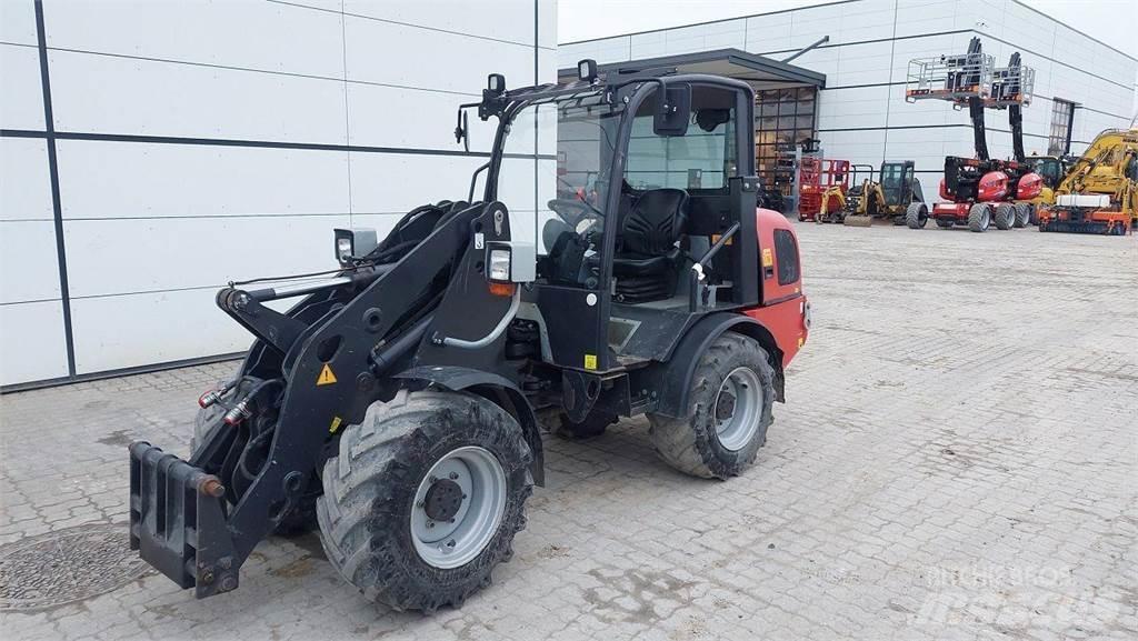 Weidemann 2070 Univerzális rakodók